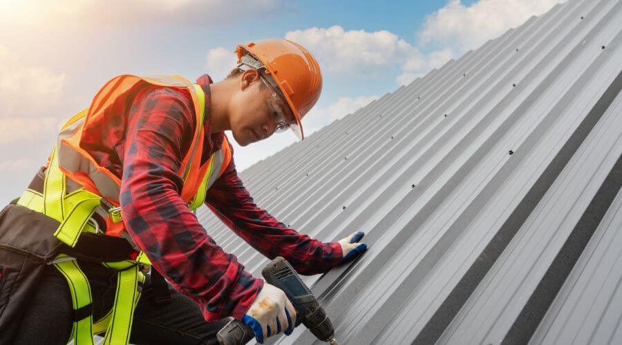 Owens Corning roofing contractor in Stonington, IL