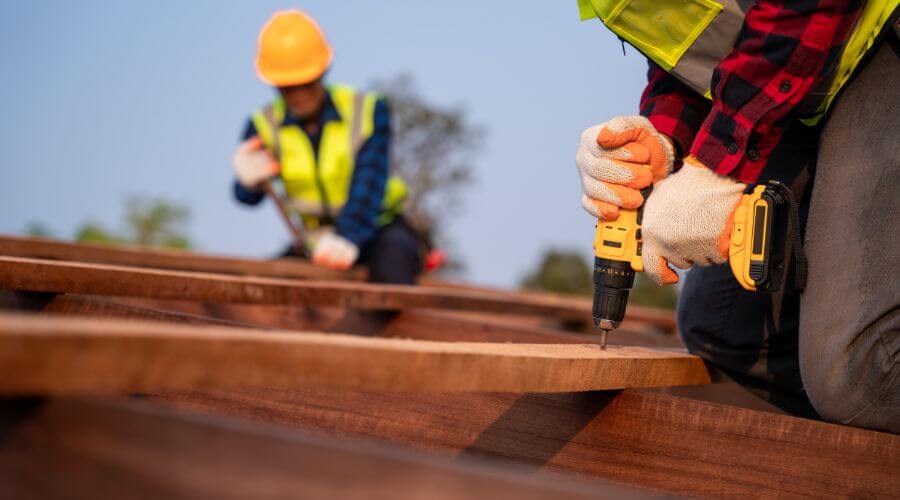 Expert Emergency Roof Repairs services in Stonington, IL